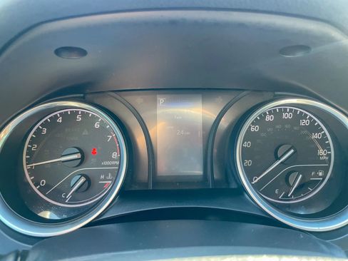 Used 2018 Toyota Camry LE image 13