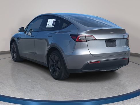 Used 2025 Tesla Model Y Long Range image 7