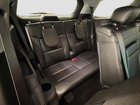 Used 2020 Ford Explorer XLT w/ Equipment Group 202A image 23