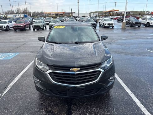Used 2018 Chevrolet Equinox LT image 2