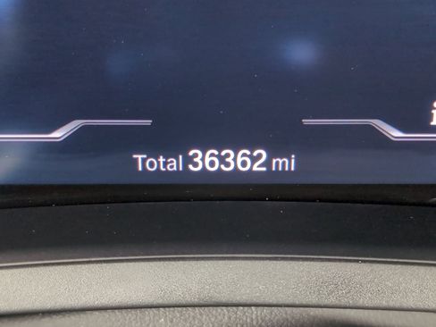 Used 2023 BMW M4 Competition image 18