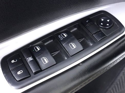 Used 2018 Dodge Journey SXT FWD image 21