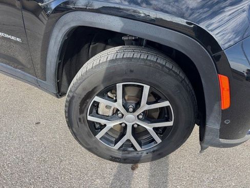 Used 2024 Jeep Grand Cherokee L Limited w/ Luxury Tech Group II image 40