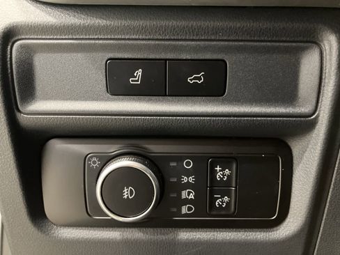 Used 2024 Ford Expedition Max XLT image 15