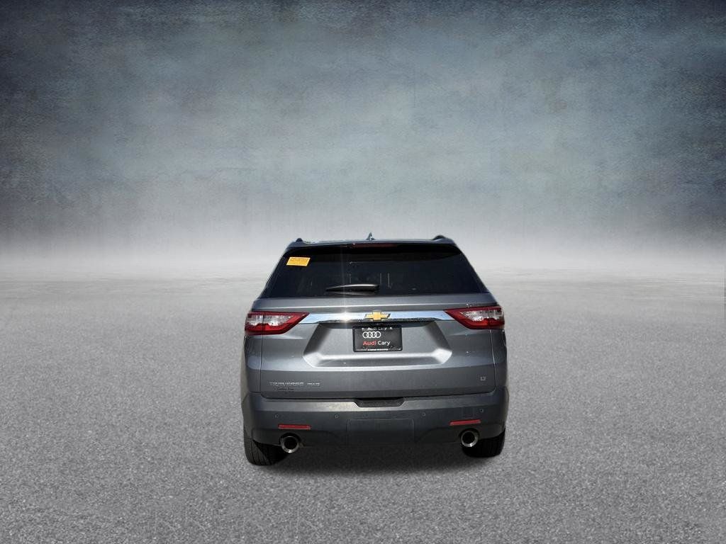 Used 2019 Chevrolet Traverse LT w/ LT Premium Package AWD/4WD image 4