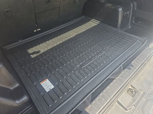 Used 2022 Toyota 4Runner SR5 Premium w/ Moonroof Package AWD/4WD image 10