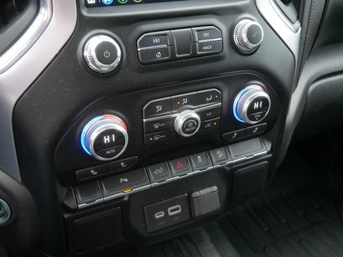 Used 2022 GMC Sierra 1500 Elevation w/ LPO, Elevation Black Package image 32