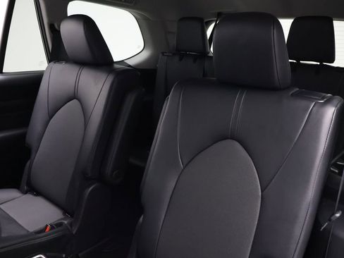 Certified 2025 Toyota Grand Highlander FWD image 18