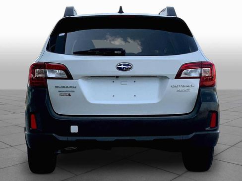 Used 2016 Subaru Outback 2.5i Limited AWD/4WD image 8