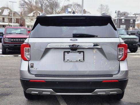 Used 2023 Ford Explorer XLT w/ Equipment Group 202A image 4