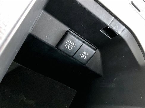 Used 2022 Toyota Camry XSE image 32