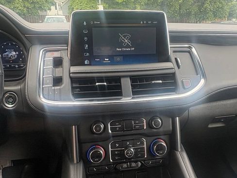 Used 2022 Chevrolet Tahoe LT w/ Luxury Package AWD/4WD image 9