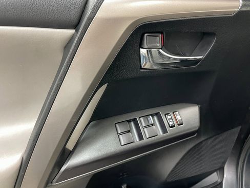 Used 2018 Toyota RAV4 XLE image 23