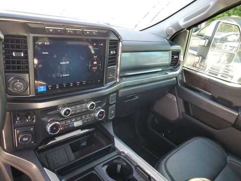 Used 2024 Ford F450 Lariat w/ Lariat Ultimate Package AWD/4WD image 28
