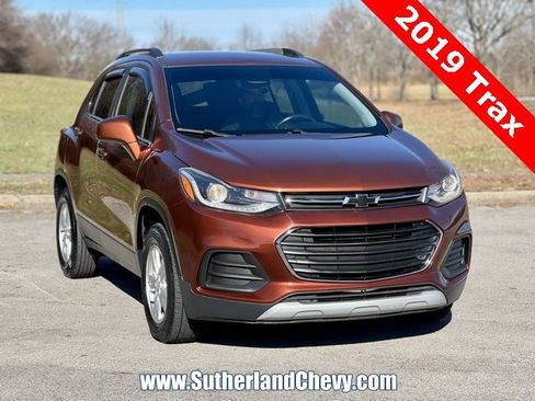 Used 2019 Chevrolet Trax LT w/ LT Convenience Package image 1