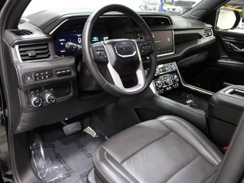 Used 2024 GMC Yukon XL Denali image 42