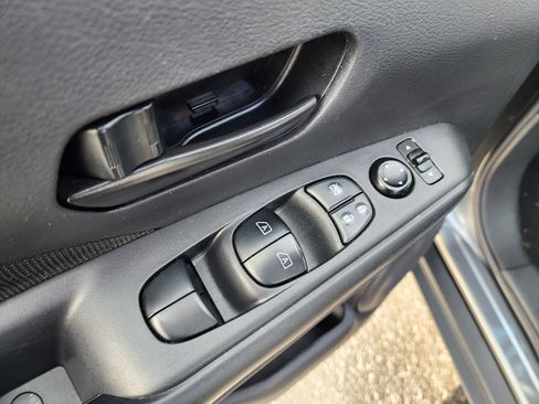 Used 2022 Nissan Kicks S image 22