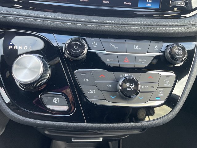 New 2026 Chrysler Pacifica Select AWD/4WD image 30