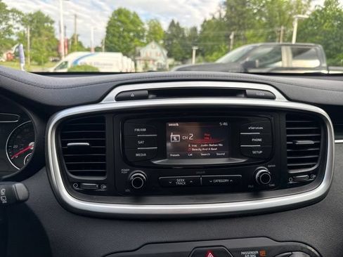 Used 2016 Kia Sorento AWD w/ LX Convenience Package image 26