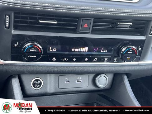 Used 2022 Nissan Rogue S AWD/4WD image 21