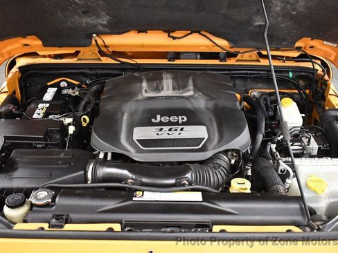 Used 2012 Jeep Wrangler Unlimited Sahara image 38