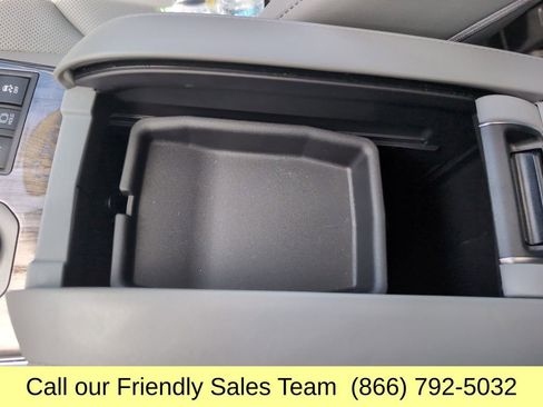 Used 2023 Toyota Highlander Limited AWD/4WD image 25