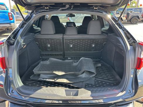Used 2019 Toyota C-HR LE image 34