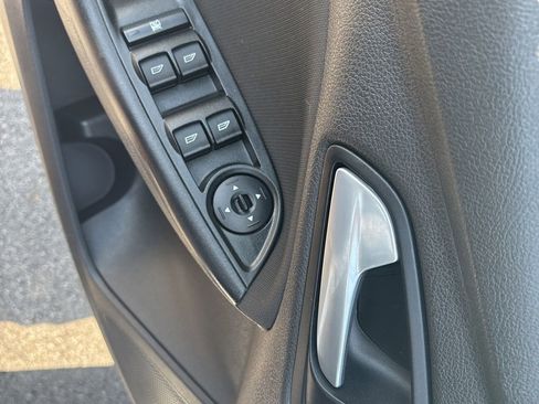 Used 2017 Ford Focus SE FWD image 19