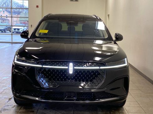 New 2026 Lincoln Nautilus Reserve w/ Jet Appearance Package image 3