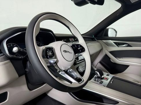 Used 2025 Jaguar F-PACE R-Dynamic S image 14
