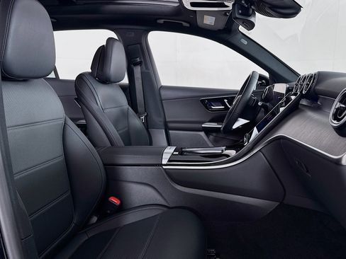 Certified 2026 Mercedes-Benz GLC 300 image 6
