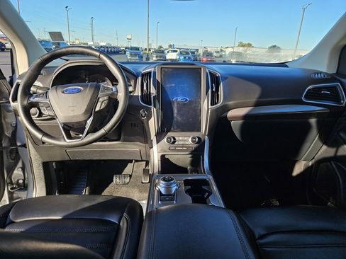Used 2024 Ford Edge SEL image 16