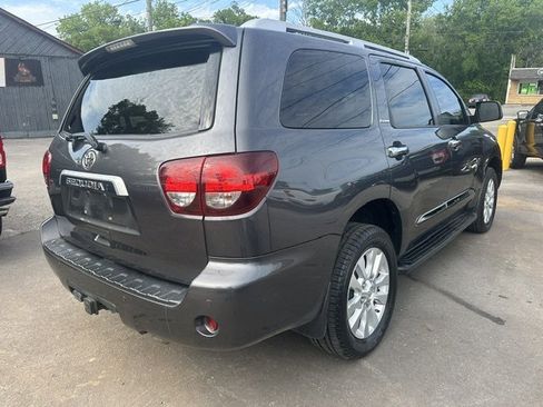 Used 2020 Toyota Sequoia Platinum RWD image 5