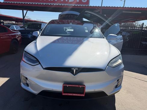 Used 2016 Tesla Model X image 7