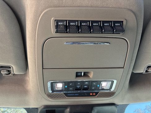 Used 2025 Ford F350 Platinum w/ Platinum Plus Package image 28