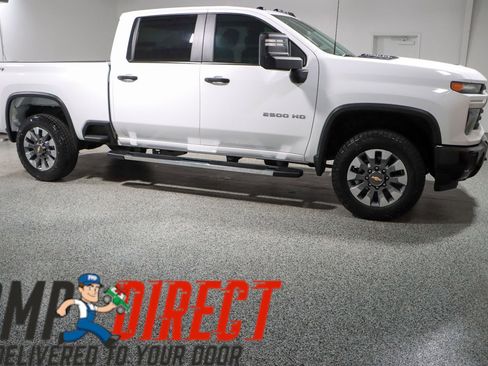 Used 2024 Chevrolet Silverado 2500 Custom image 6