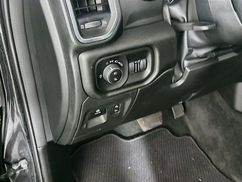 Used 2023 RAM 1500 Laramie AWD/4WD image 17