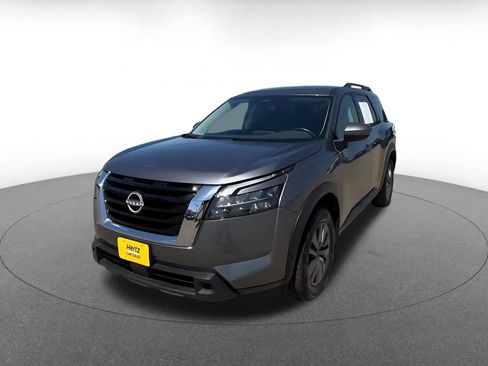 Used 2025 Nissan Pathfinder SV FWD image 5
