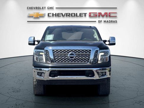 Used 2017 Nissan Titan SL AWD/4WD image 8