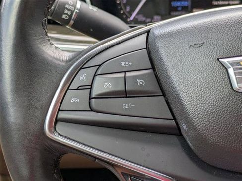 Used 2018 Cadillac XT5 FWD image 11