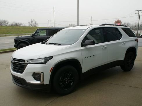 Used 2022 Chevrolet Traverse LS w/ Midnight/Sport Edition image 5