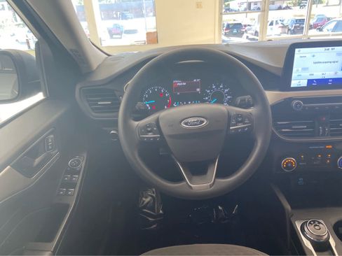 Used 2022 Ford Escape SE image 21
