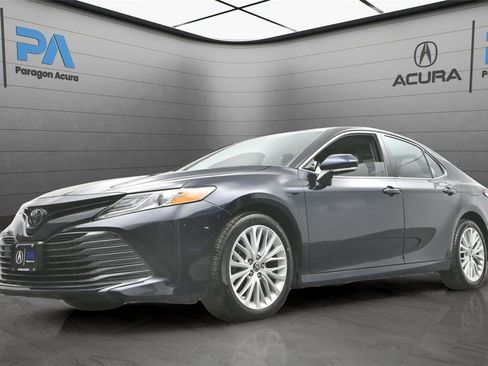 Used 2020 Toyota Camry XLE image 28