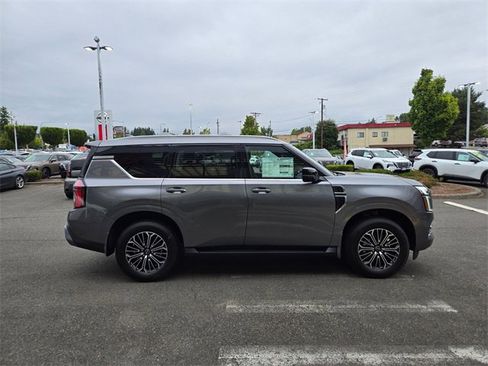 New 2025 Nissan Armada SL w/ Captain's Chari Seat Package image 4