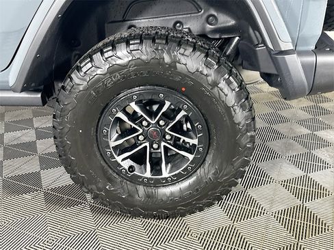 New 2025 Jeep Wrangler Unlimited Rubicon image 17