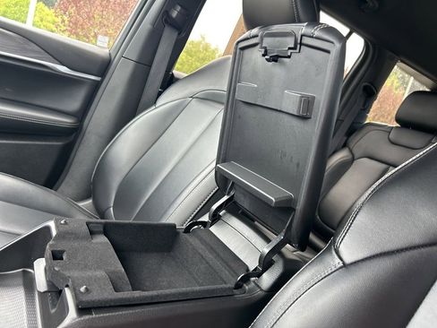 Used 2024 Jeep Grand Cherokee L Limited image 38