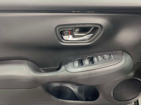 New 2027 Honda HR-V LX image 17