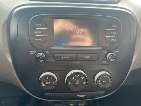 Used 2019 Kia Soul image 21