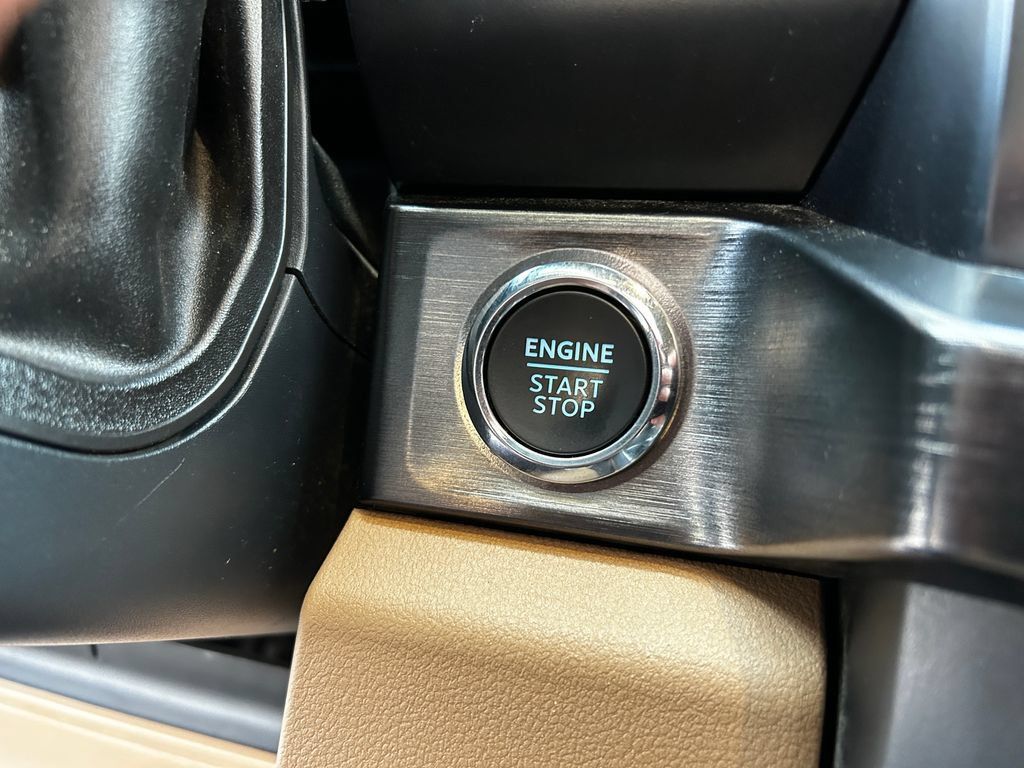Used 2023 Ford F250 Lariat w/ Chrome Package AWD/4WD image 19