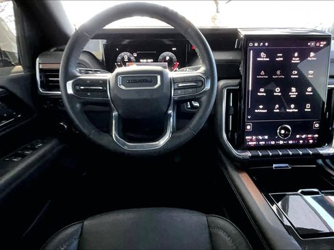 Used 2025 GMC Yukon XL Denali w/ Sun & Power Step Package image 6